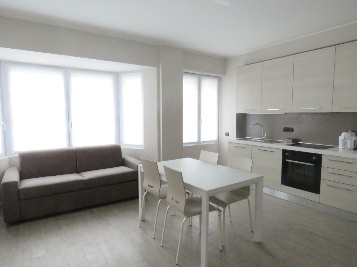Lake Como Apartments Lecco Buitenkant foto